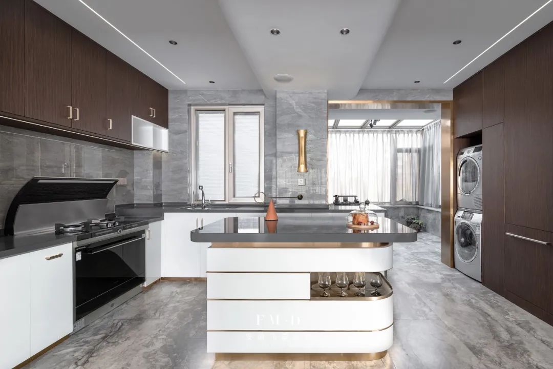 躲过了低楼层的返潮，却没逃过反水！休闲区蓝鸢梦想 - Www.slyday.coM