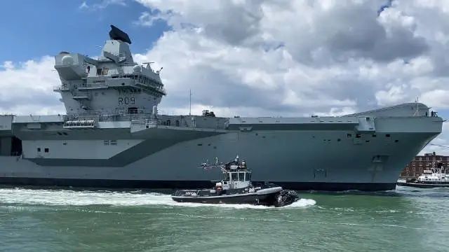 突发！英国最新航母与俄军舰冲突？