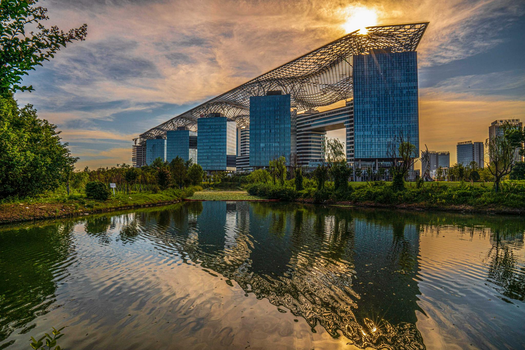 城·未来《美丽松江从g60起航》丁左一摄影