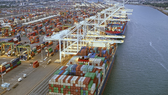 美国两港口出现“史上最严重拥堵”，货船平均进港时间延长至8.7天