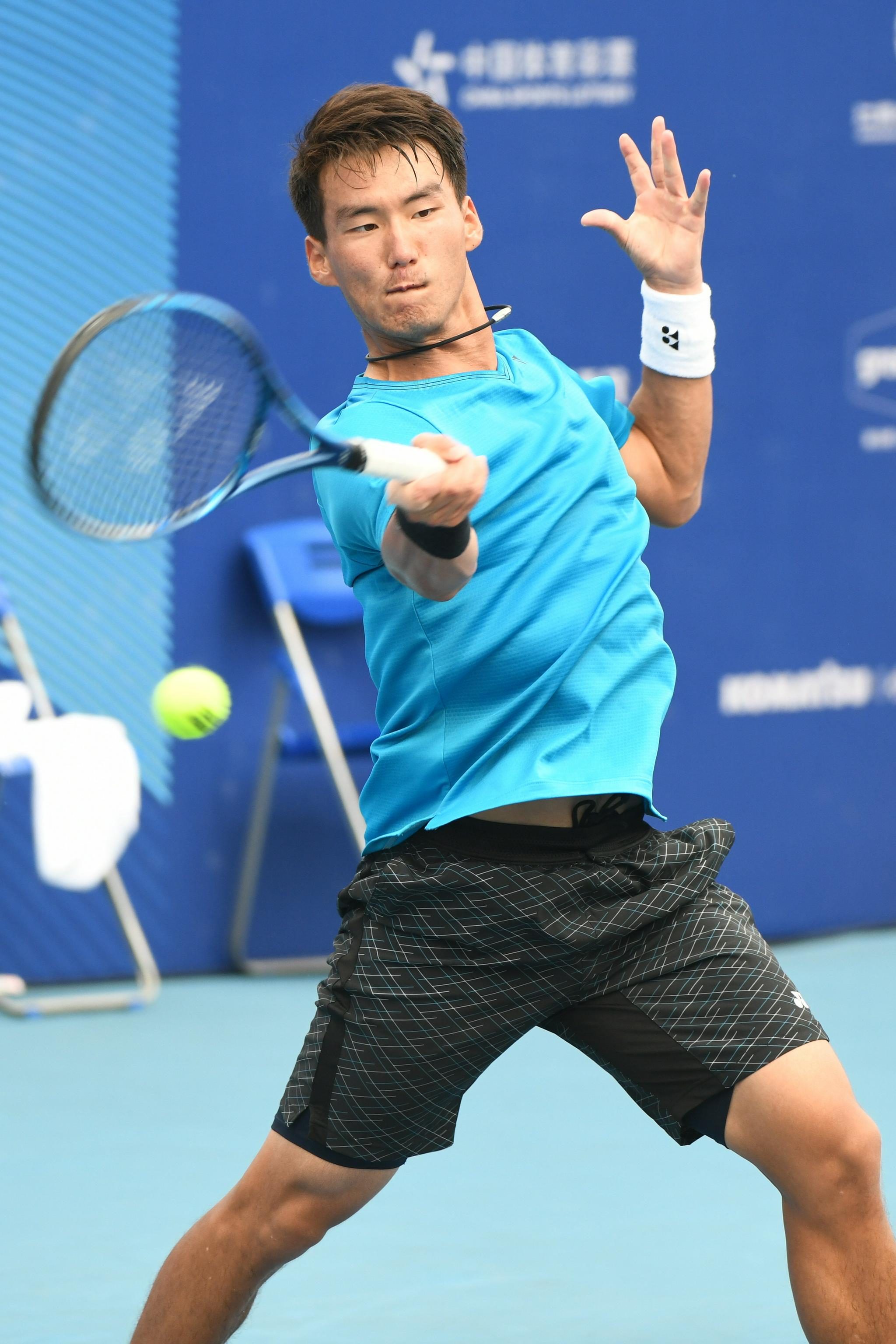 网球——中巡赛常州公开赛:布云朝克特晋级男单决赛