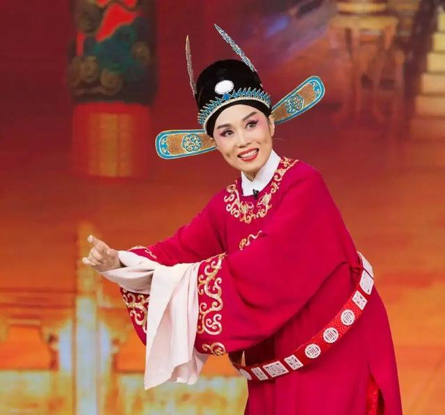 这在黄梅戏演员当中,是极为罕见的.