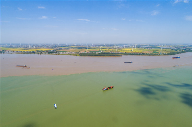 鄱阳湖丰水期超150天江湖两色水线分明