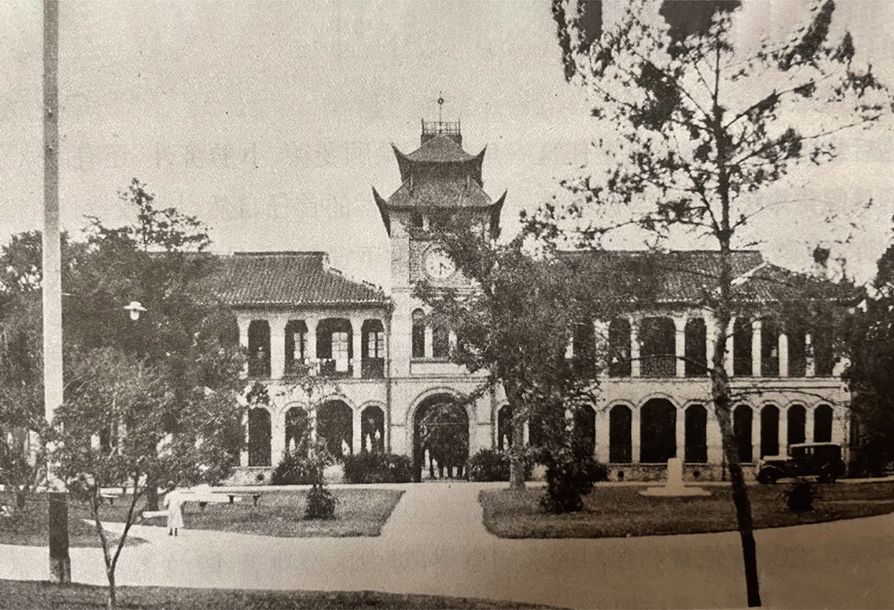 沿着华政苏州河步道,探访百年校园内的历史建筑和红色往事|圣约翰大学