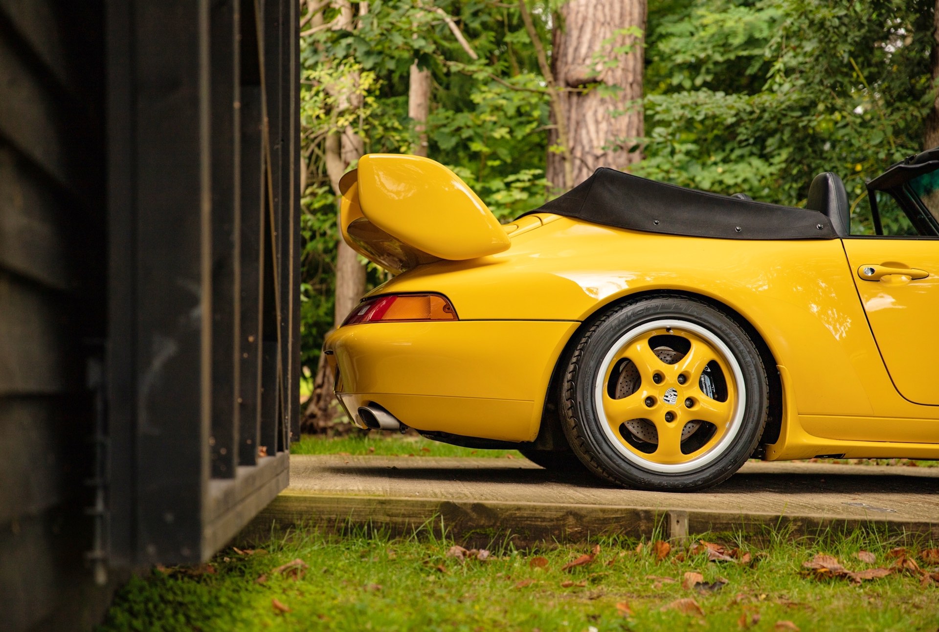 这台保时捷993敞篷,是有史以来外观最笨拙的911吗?