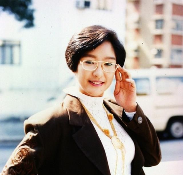 港星雪梨辜负张国荣爱上花大叔被抛弃后独自养大儿女