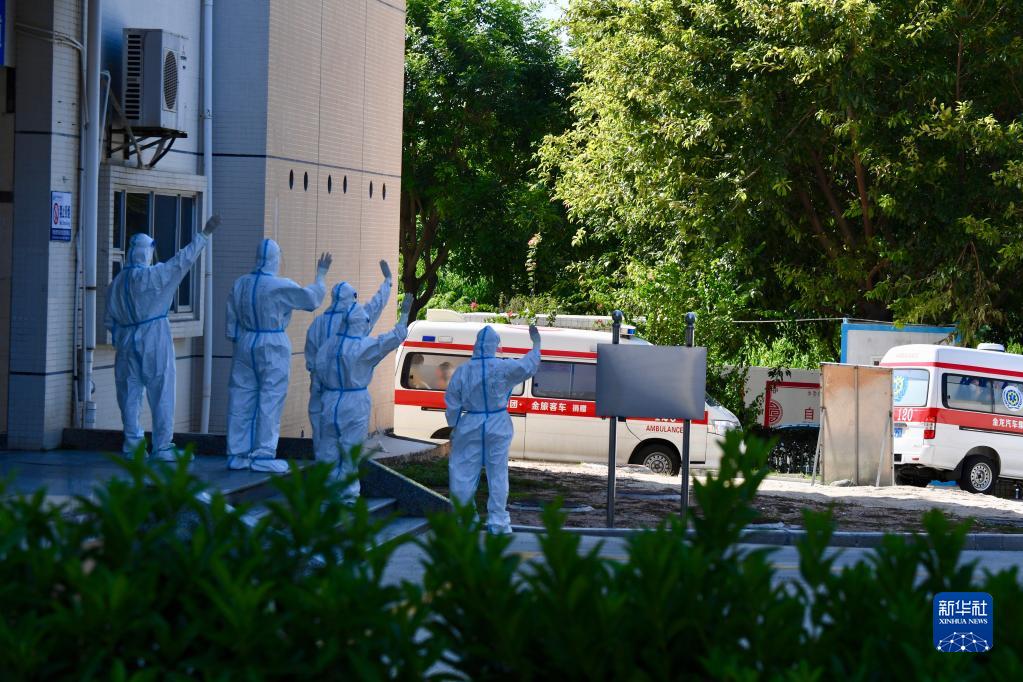 新华全媒厦门首批7例本土新冠肺炎确诊患者治愈出院
