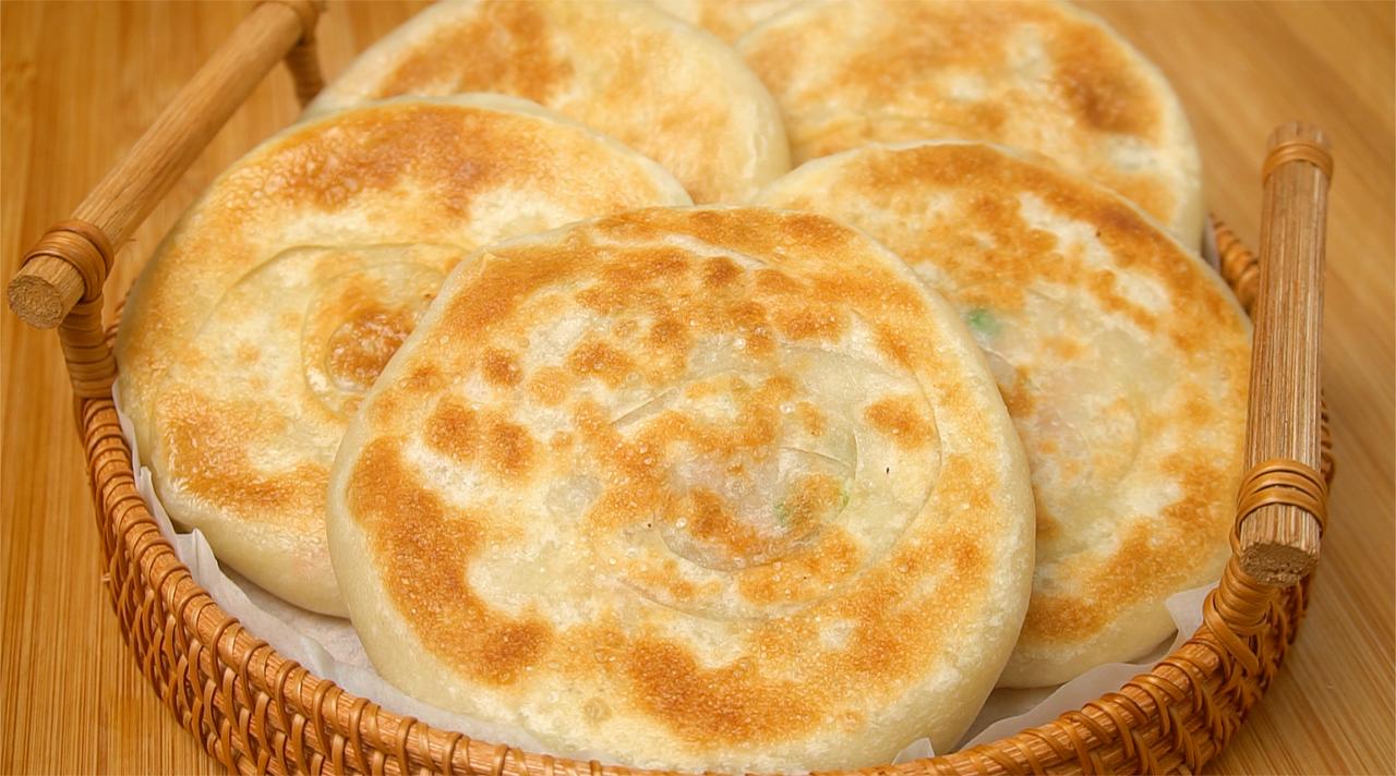 秋天多吃白萝卜,教你做香酥萝卜馅饼,不破皮不露馅,真好吃