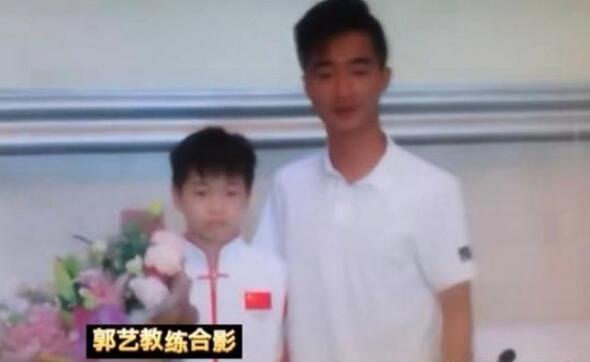 全红婵与3大恩人罕见同框!无愧全场焦点,大师姐1细节特暖心休闲区蓝鸢梦想 - Www.slyday.coM 全红婵与3大恩人罕见同框!无愧全场焦点,大师姐1细节特暖心休闲区蓝鸢梦想 - Www.slyday.coM