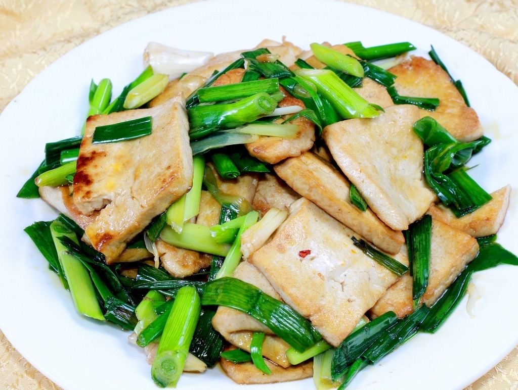 酱烧青蒜豆腐|豆腐|蒜苗|葱姜_新浪新闻