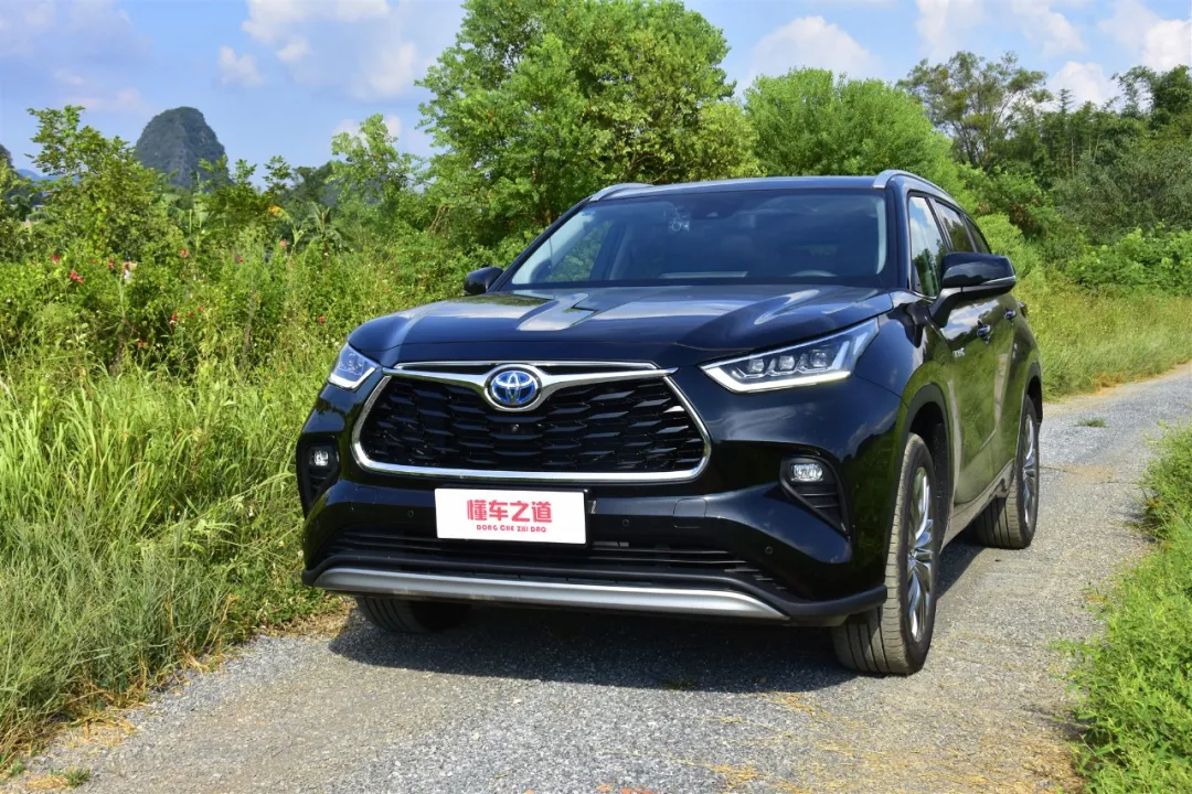 带上家人旅行过高品质生活第四代丰田汉兰达能满足