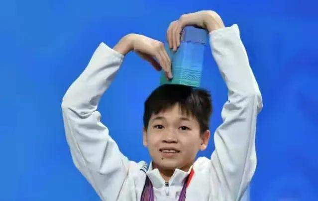 气质大变!全红婵时隔8天罕见露面,归乡被领导接见已经毫不怯场休闲区蓝鸢梦想 - Www.slyday.coM 气质大变!全红婵时隔8天罕见露面,归乡被领导接见已经毫不怯场休闲区蓝鸢梦想 - Www.slyday.coM