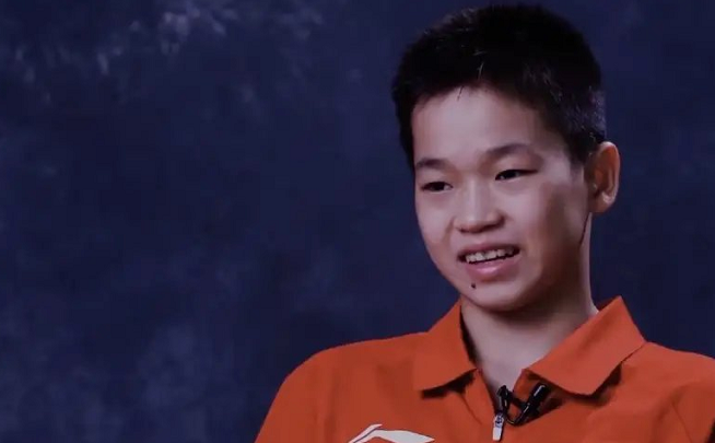 全红婵回家仅半小时!没有比赛依旧忙碌,两大假期心愿难实现休闲区蓝鸢梦想 - Www.slyday.coM 全红婵回家仅半小时!没有比赛依旧忙碌,两大假期心愿难实现休闲区蓝鸢梦想 - Www.slyday.coM