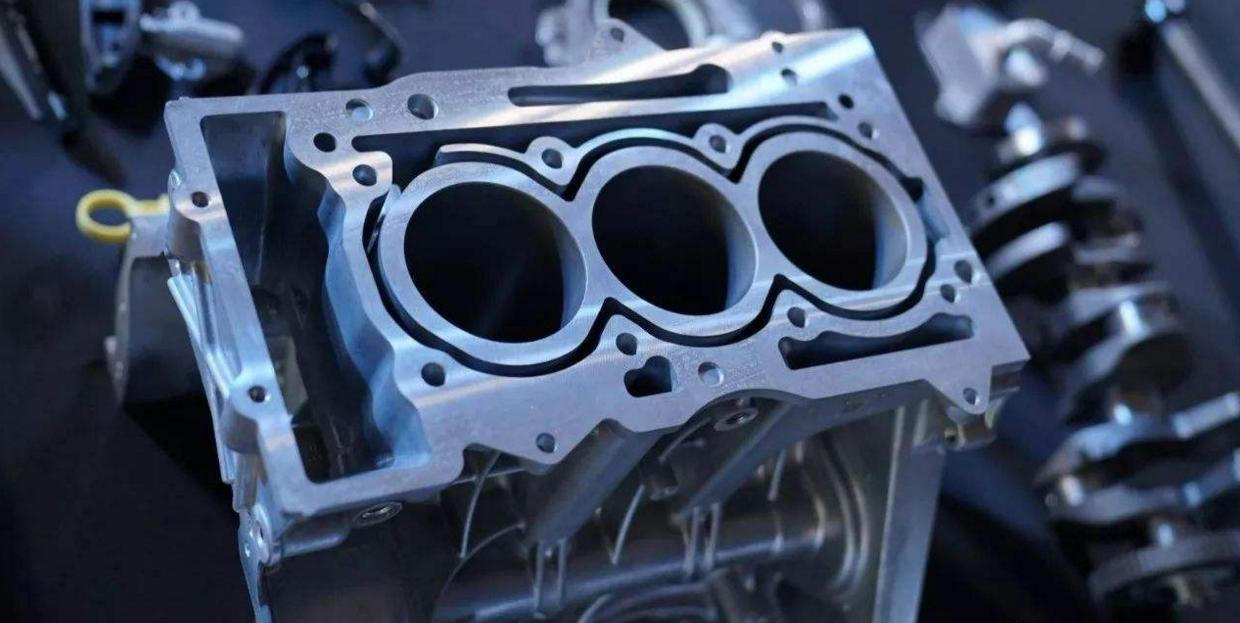 在市场的一片骂声中深耕三缸发动机,丰田真的不是头脑发热