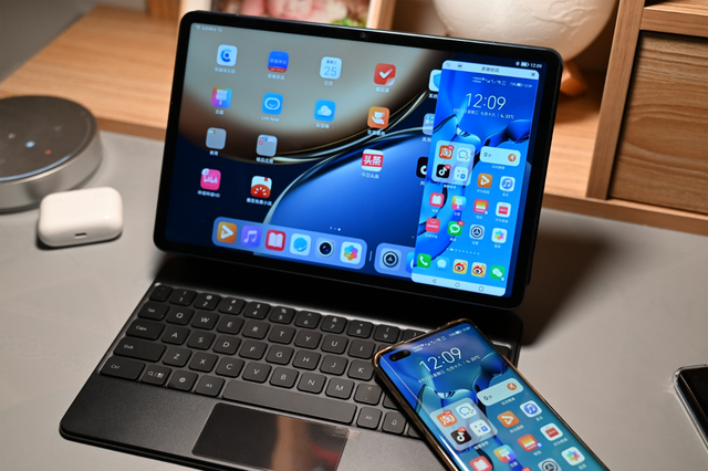 软硬件实力兼具,荣耀v7 pro为什么能和苹果,华为抗衡?__财经头条