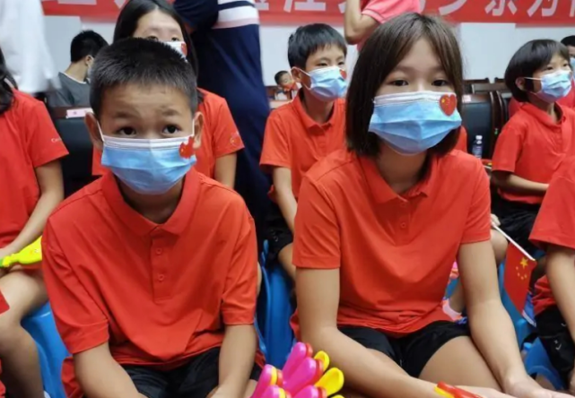 全红婵回村视频曝光，60分钟后乘车离开，原因让村民感动休闲区蓝鸢梦想 - Www.slyday.coM