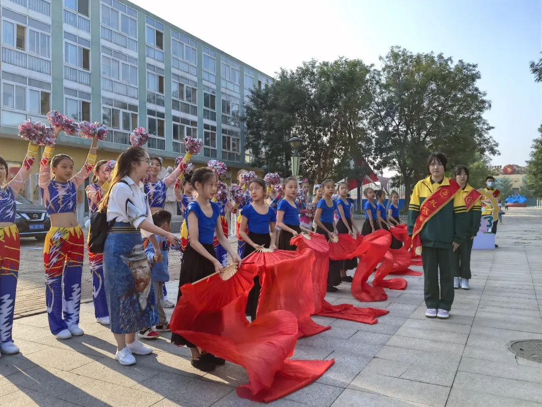 桃李花开 感恩有你—首师大附属回龙观育新学校