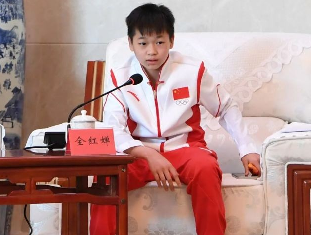 官宣!全红婵携手陈艾森接第一个代言广告,全家品质再获改善!休闲区蓝鸢梦想 - Www.slyday.coM 官宣!全红婵携手陈艾森接第一个代言广告,全家品质再获改善!休闲区蓝鸢梦想 - Www.slyday.coM