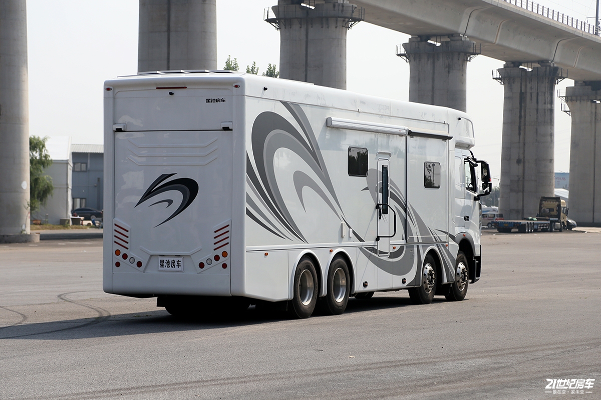 千万级高端房车自带车库三拓展还有车顶露台星池重卡84房车