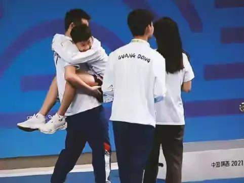 气质大变!全红婵时隔8天罕见露面,归乡被领导接见已经毫不怯场休闲区蓝鸢梦想 - Www.slyday.coM 气质大变!全红婵时隔8天罕见露面,归乡被领导接见已经毫不怯场休闲区蓝鸢梦想 - Www.slyday.coM