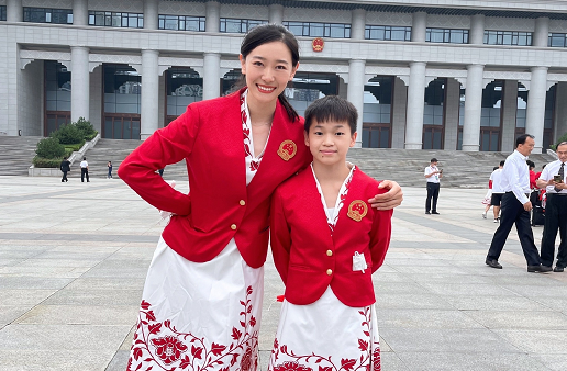 全红婵回家仅半小时!没有比赛依旧忙碌,两大假期心愿难实现休闲区蓝鸢梦想 - Www.slyday.coM 全红婵回家仅半小时!没有比赛依旧忙碌,两大假期心愿难实现休闲区蓝鸢梦想 - Www.slyday.coM