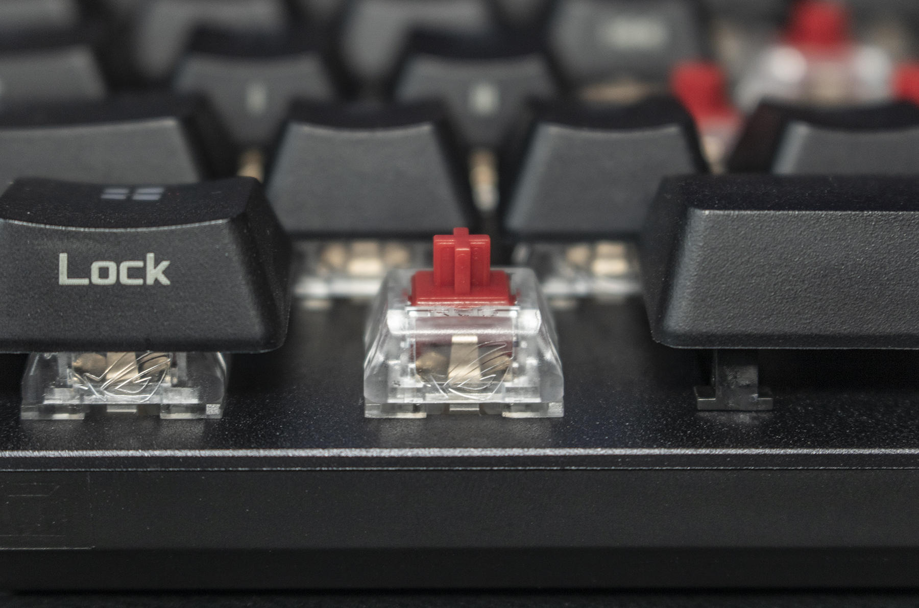 樱桃轴不香了 更适合游戏的自研轴体 Rog魔导士nx轴键盘体验 财经头条 樱桃轴不香了 更适合游戏的自研轴体 Rog魔导士nx轴键盘体验 财经头条