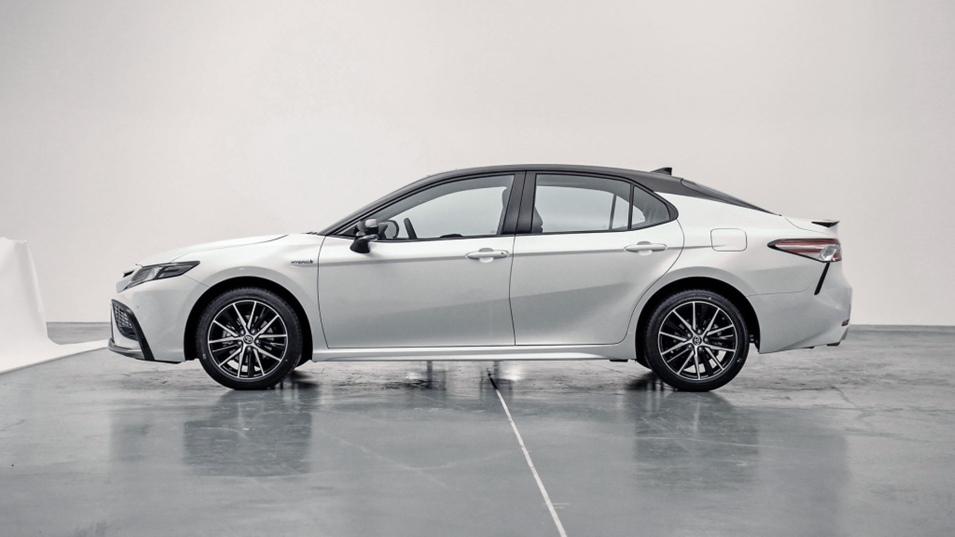 丰田凯美瑞家用性价比很高吗有明显槽点吗