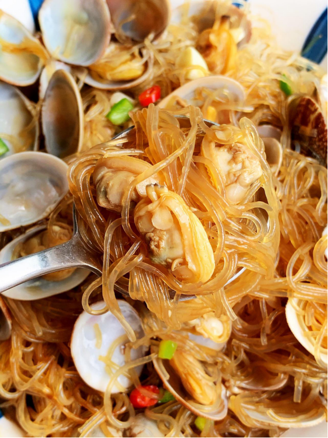 蒜蓉粉丝花甲煲鲜香四溢可口美味又健康