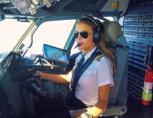 金贝丽:美国王牌女飞行员,退伍后来中国求职养家:希望工作到退休