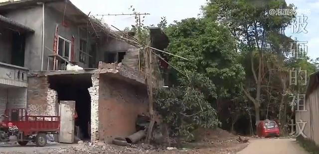 91岁老人刚下葬，坟却被邻居砸了，儿女铲平邻居房子泄愤！纪录片休闲区蓝鸢梦想 - Www.slyday.coM