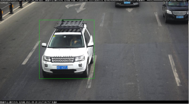 【曝光】这些人在澄海开车玩手机被拍到了！休闲区蓝鸢梦想 - Www.slyday.coM