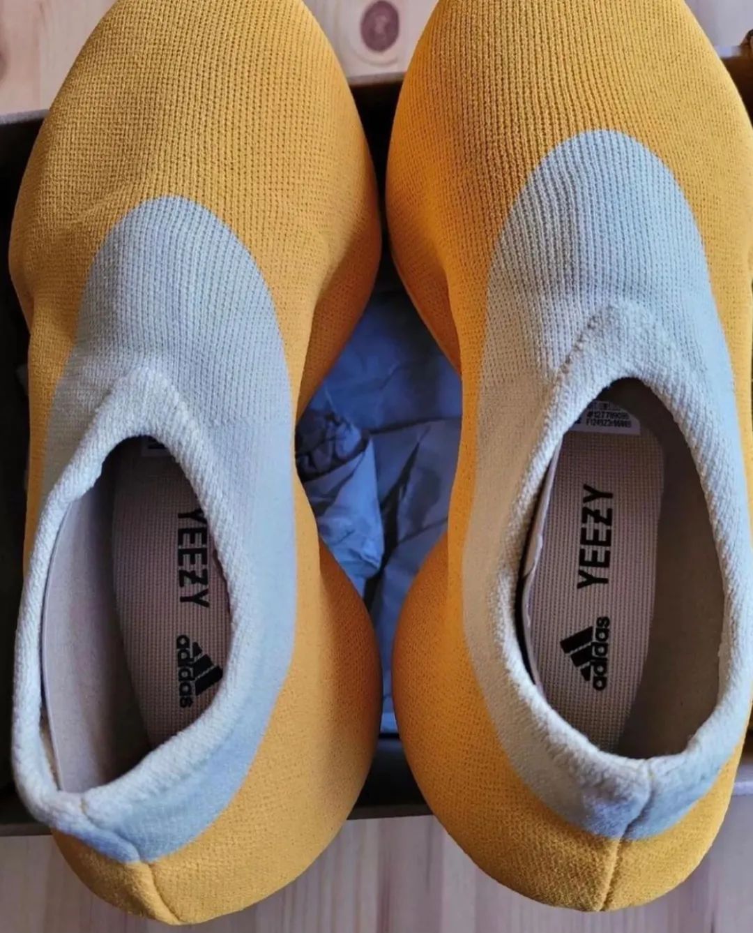 yeezy"香蕉鞋"突袭首发后,被炒到3800多块!提前开箱曝光了!