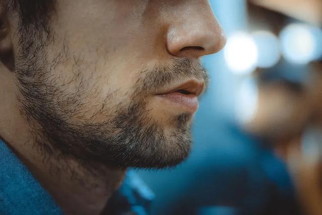 @男士们:胡子不刮,口罩白搭__财经头条