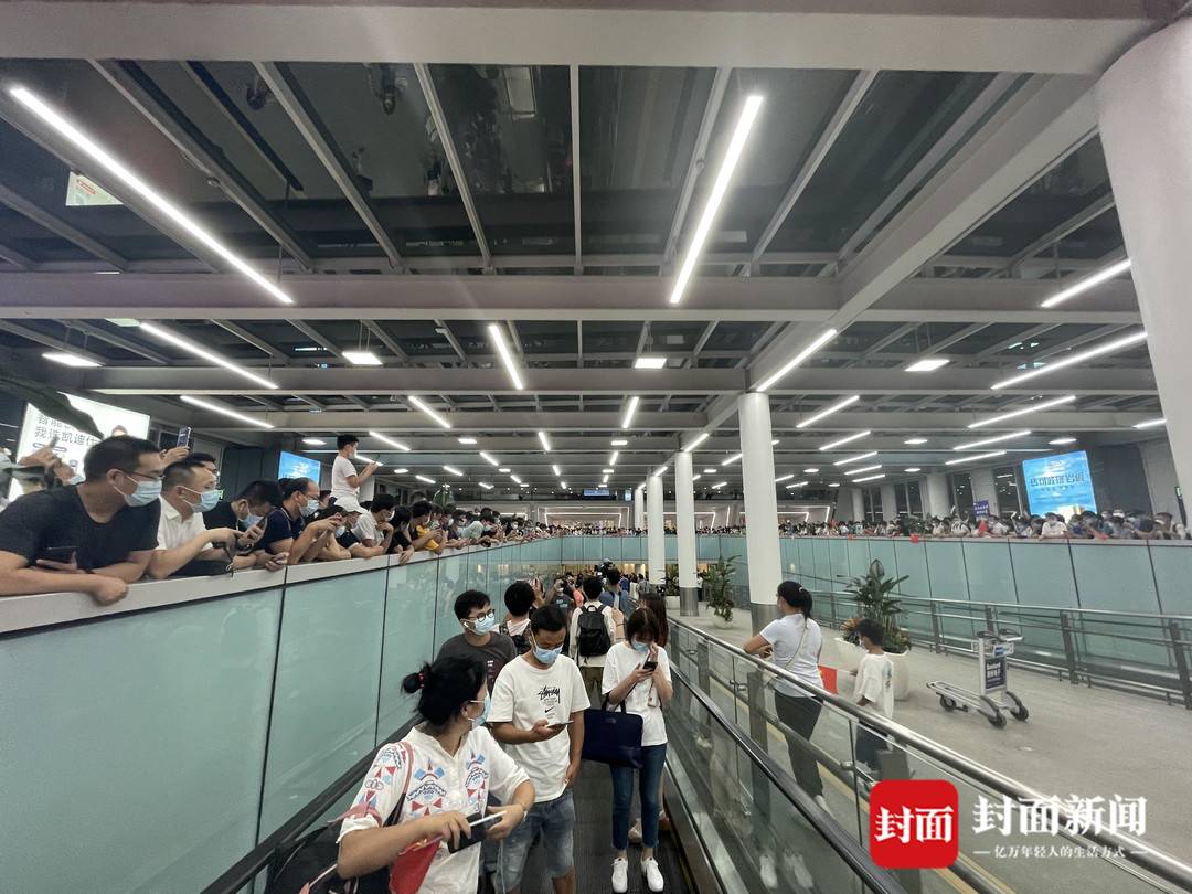 孟晚舟归来，有人用口红在双手写上“欢迎回家”！休闲区蓝鸢梦想 - Www.slyday.coM