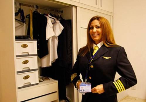 金贝丽表示,自己第一次用中文进行机长广播的是昆明往返武汉的一趟