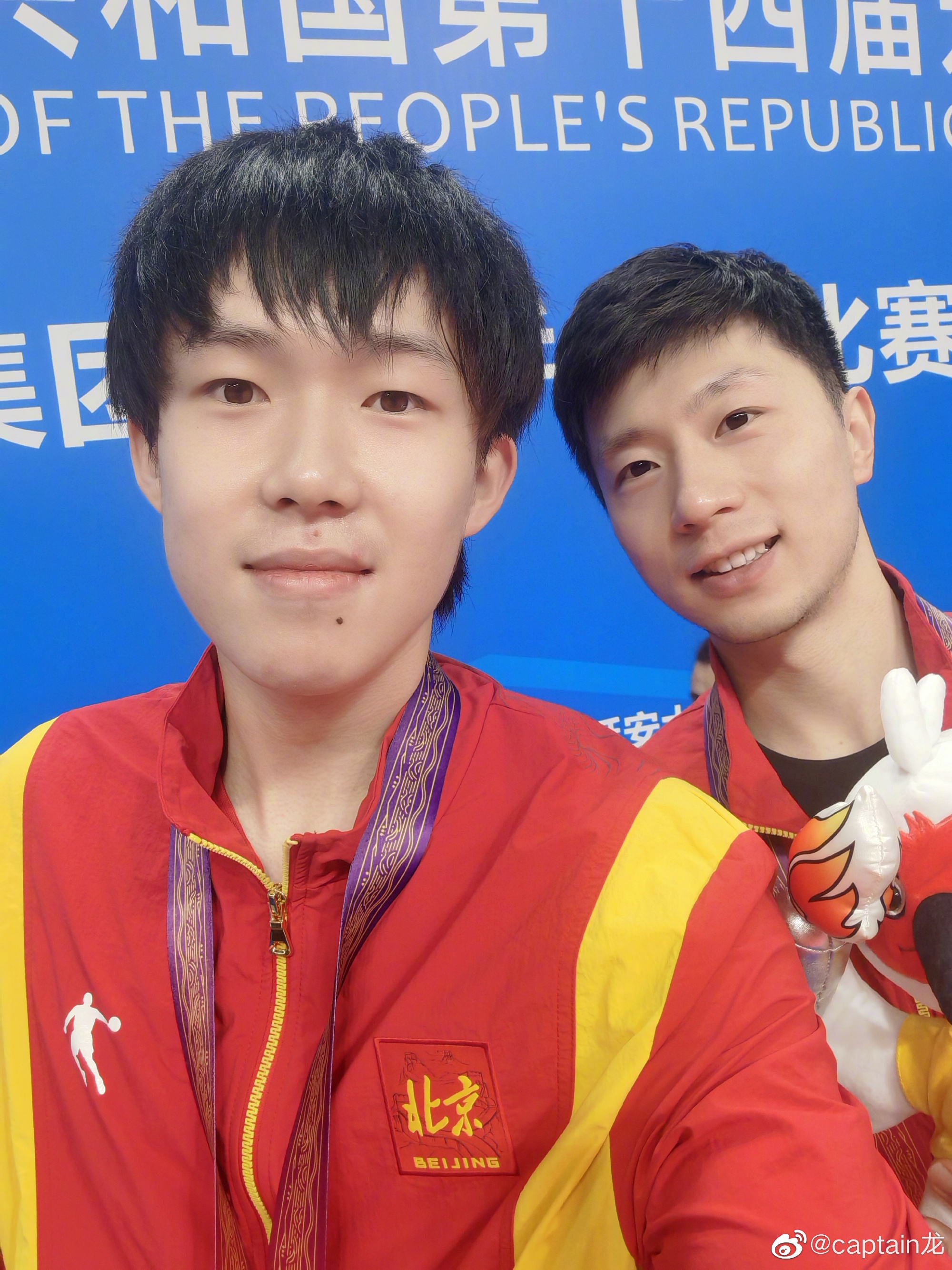 老将不死,薪火相传!马龙晒合影夸赞搭档王楚钦:未来可期