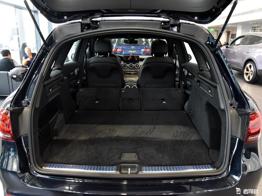 奔驰glc 2021款 glc 260 l 4matic 豪华型后备厢空间很不错,放倒后排