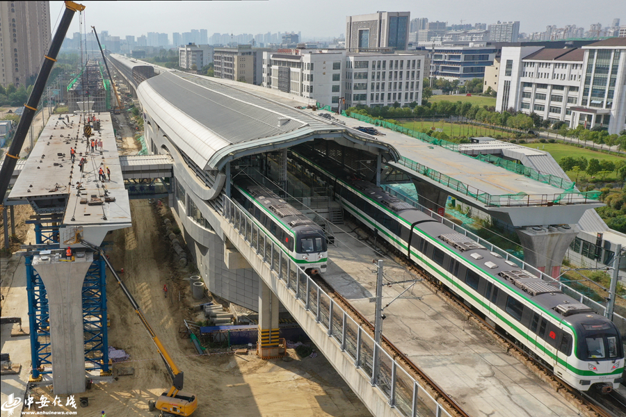 安徽首个轨道并行高架合肥淮海大道高架桥完成跨地铁3号线钢箱梁架设