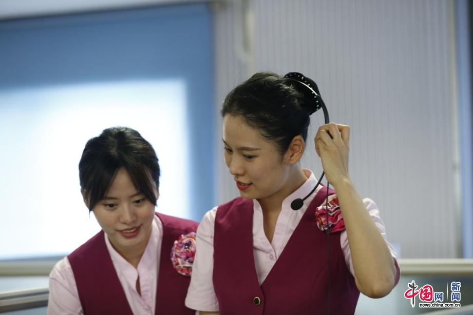 探访铁路12306客服高手每天接听电话超300个善于长话短说