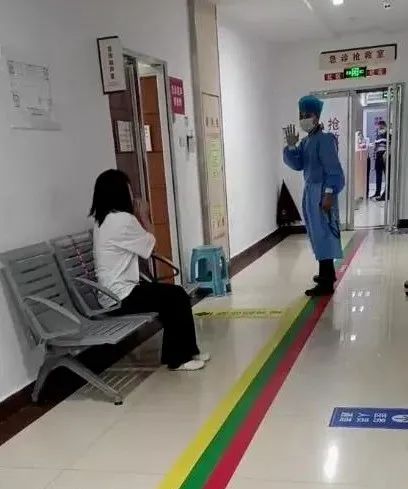 悲剧！3岁女童被锁车内身亡细节曝光：喝光了车内3瓶水，父母没有责任感真可怕！休闲区蓝鸢梦想 - Www.slyday.coM