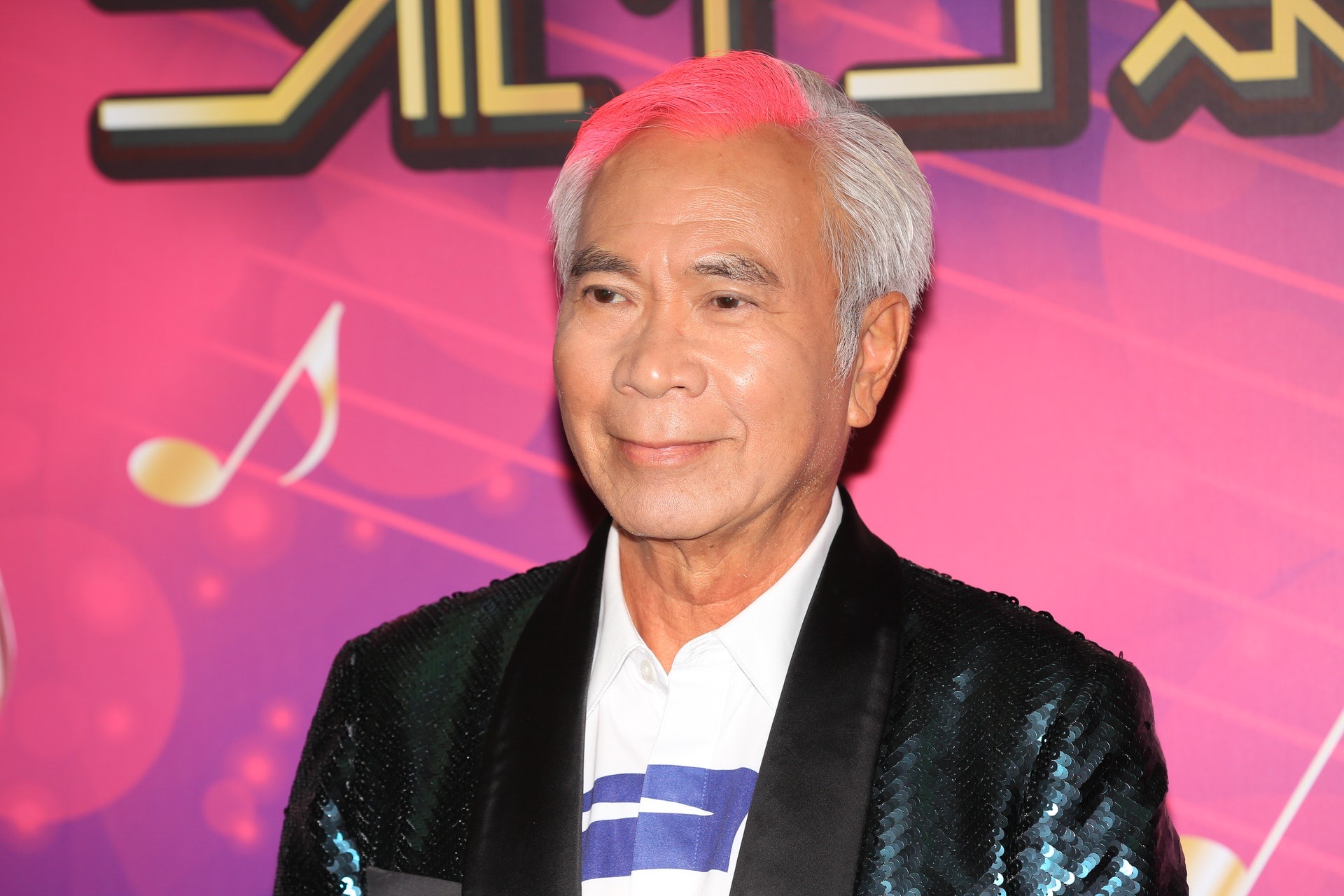 肥妈爆料TVB绿叶李龙基风光史，登台两日赚一套房，曾是夜店歌王