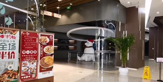 上海市中心尴尬的商场,位于南京西路地铁口,却毫无存在感休闲区蓝鸢梦想 - Www.slyday.coM