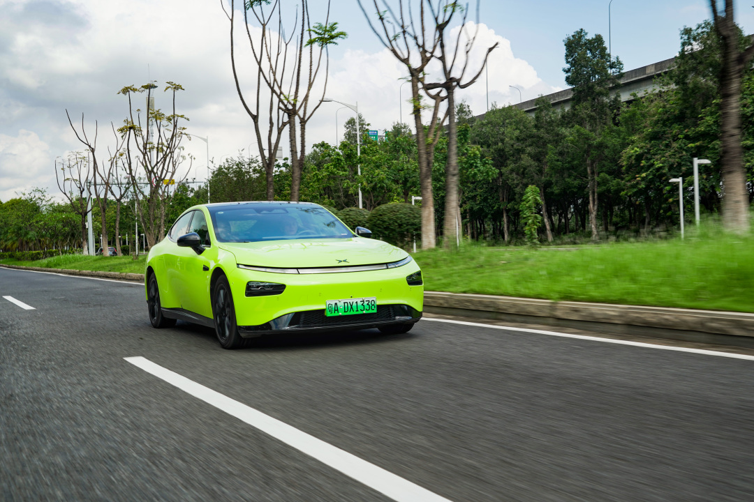 行走的焦点试驾小鹏p7鹏翼版