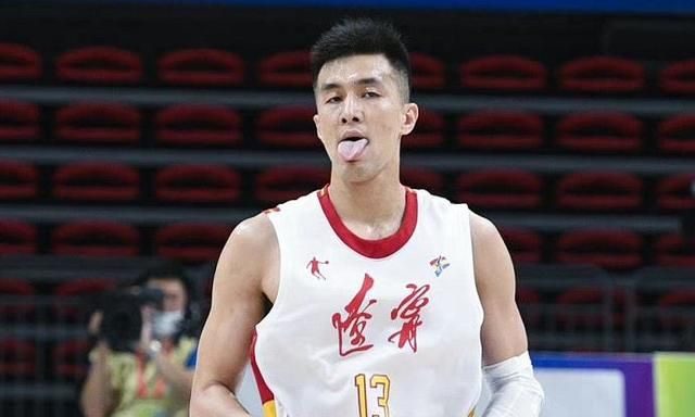 泪目!辽宁夺冠后,杨鸣却将金牌让给蒋兴权,谁注意赵继伟的举动休闲区蓝鸢梦想 - Www.slyday.coM