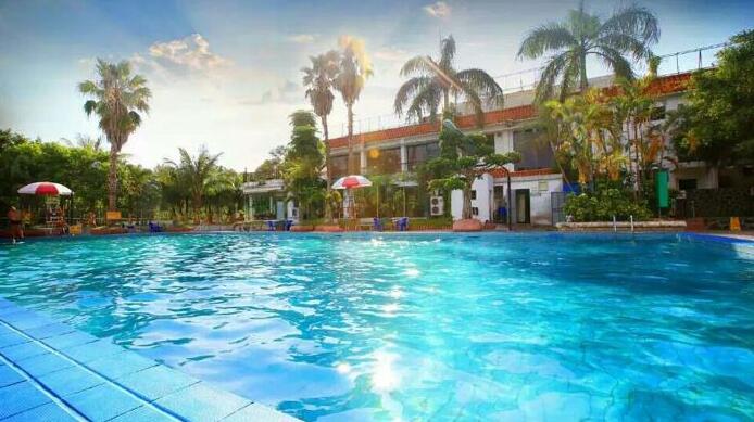 全红婵太开心了！接了广告后又逛动物园，还疑似入住超豪华酒店休闲区蓝鸢梦想 - Www.slyday.coM