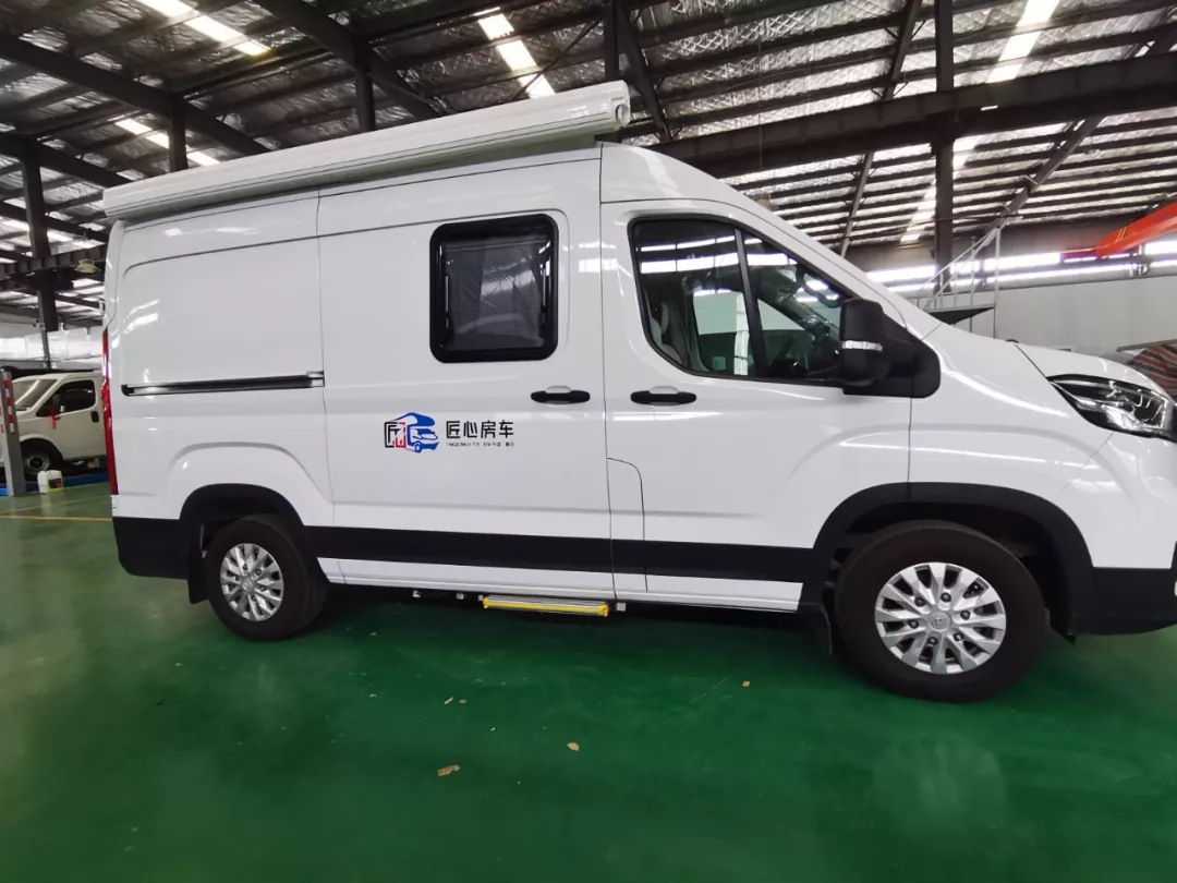 匠心大通v90b型房车20万出头的价格享受通勤旅游两用车辆