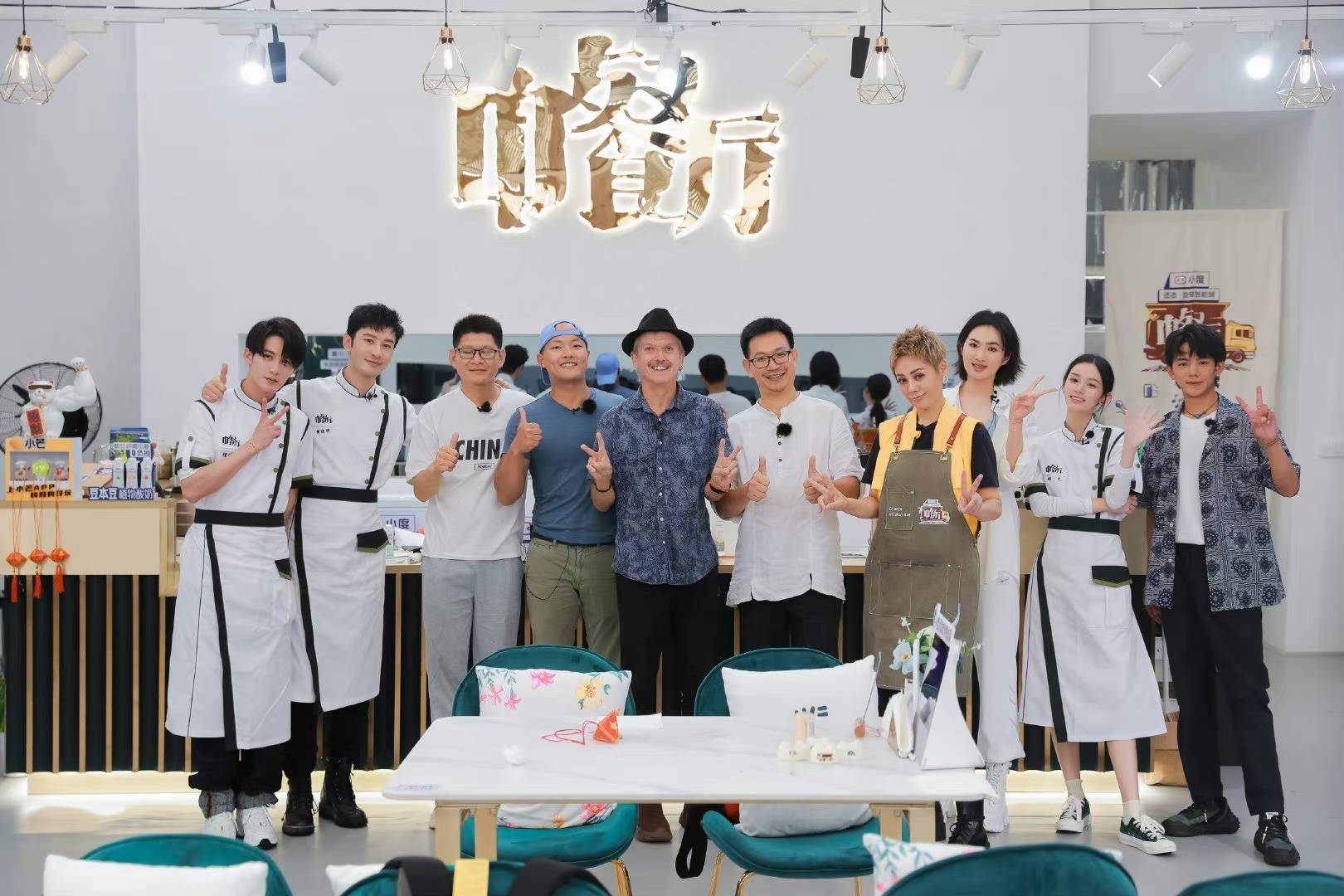 檀健次中餐厅5真情告别广西酸笋王子尽显经营魅力