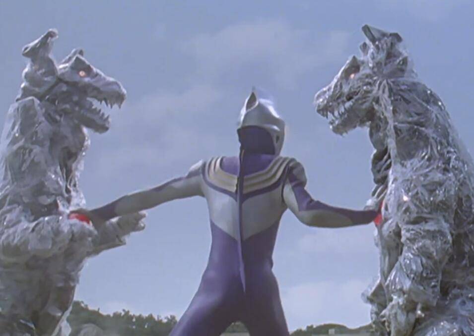 但这一解释并没能说服广大网友,因为迪迦奥特曼虽然要打怪兽,但它的