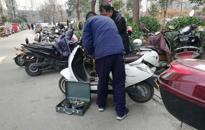 这才是电动车费电跑不远的原因,修车的一般都不说,内行人告诉你