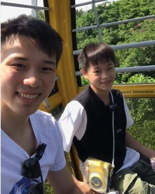 陪张家齐看电影,再陪全红婵逛动物园,网友:森哥再找陈芋汐玩?休闲区蓝鸢梦想 - Www.slyday.coM 陪张家齐看电影,再陪全红婵逛动物园,网友:森哥再找陈芋汐玩?休闲区蓝鸢梦想 - Www.slyday.coM